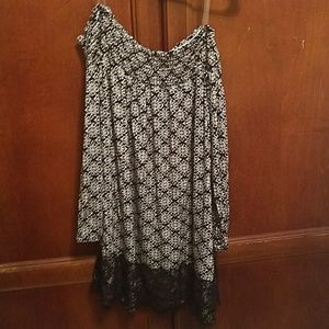 NWOT - Maurices Black and White Top